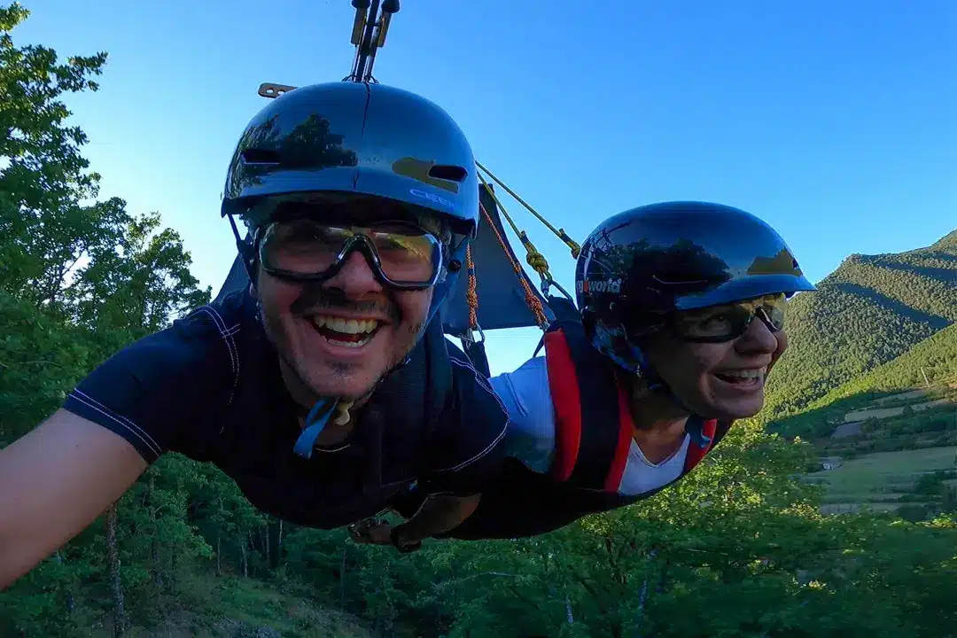 galeria-tirolina-pirineos-ordesa-33 salta en pareja con tirolina